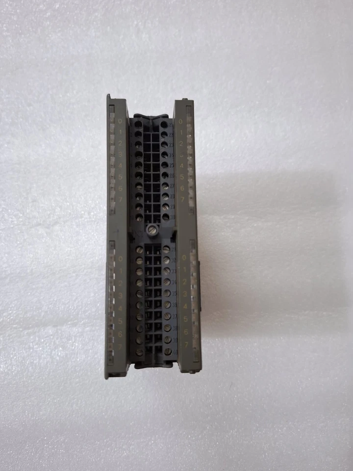 SIEMENS 6ES7 322-1BL00-0AA0 OUTPUT MODULE 6ES73221BL000AA0